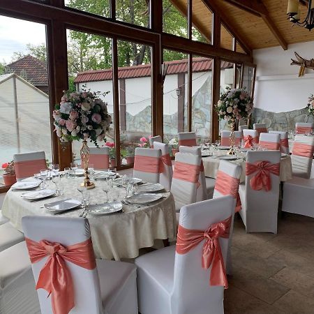 Alex & Maria Hotel Carpinisu Exterior photo