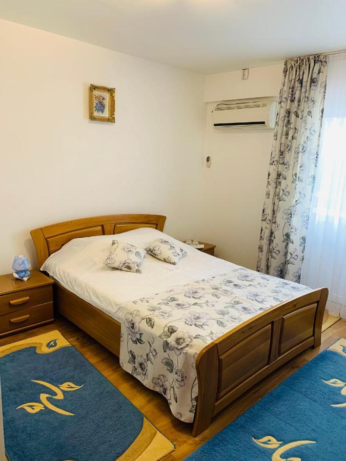 Alex & Maria Hotel Carpinisu Exterior photo