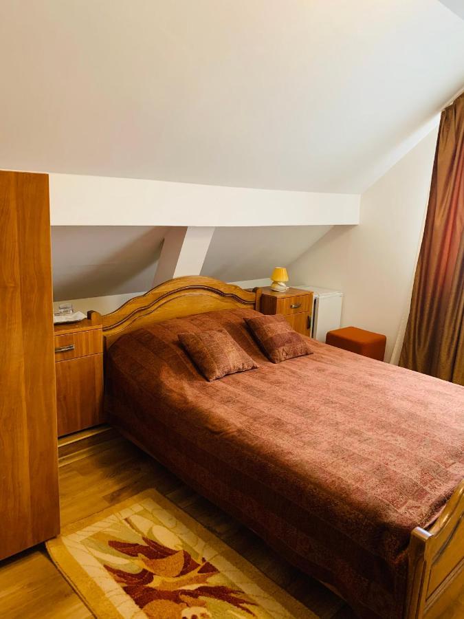 Alex & Maria Hotel Carpinisu Exterior photo