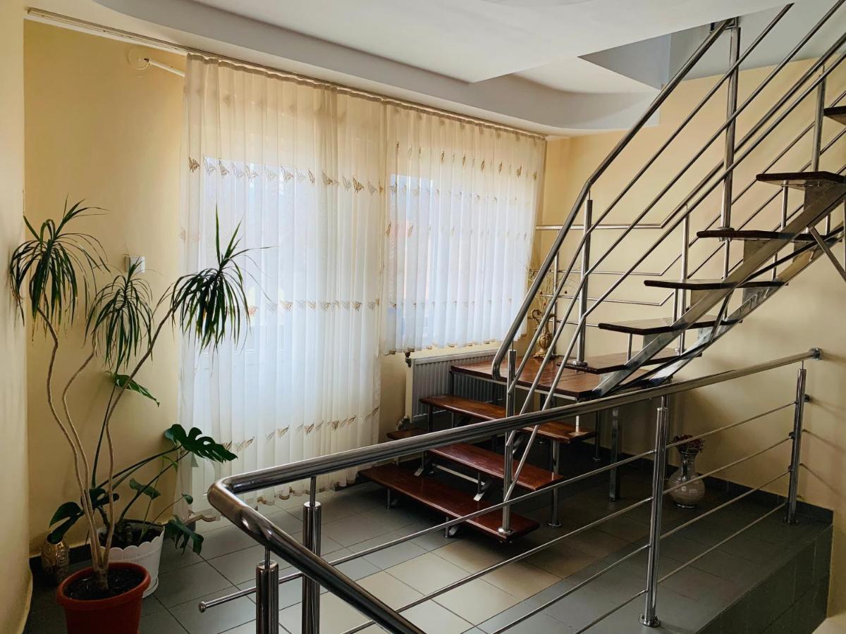 Alex & Maria Hotel Carpinisu Exterior photo