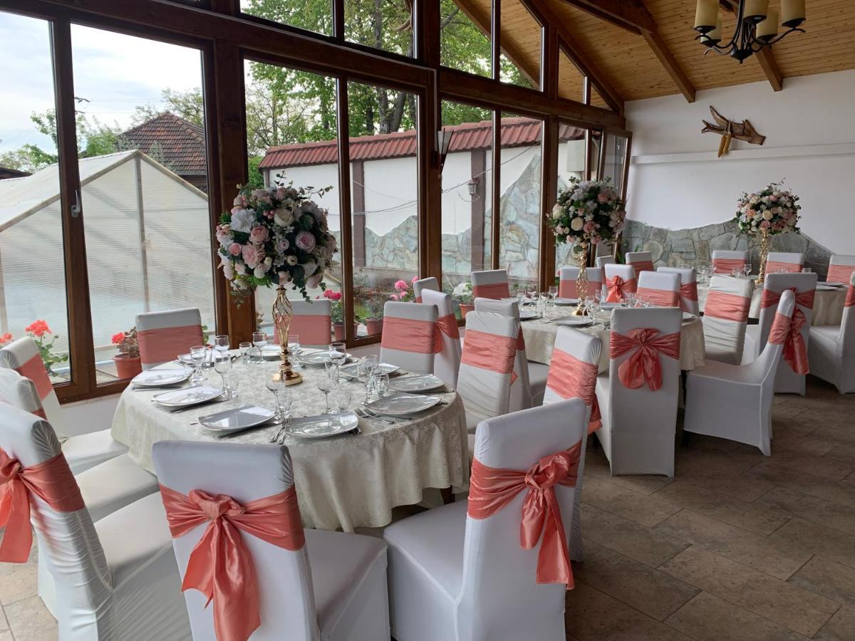 Alex & Maria Hotel Carpinisu Exterior photo