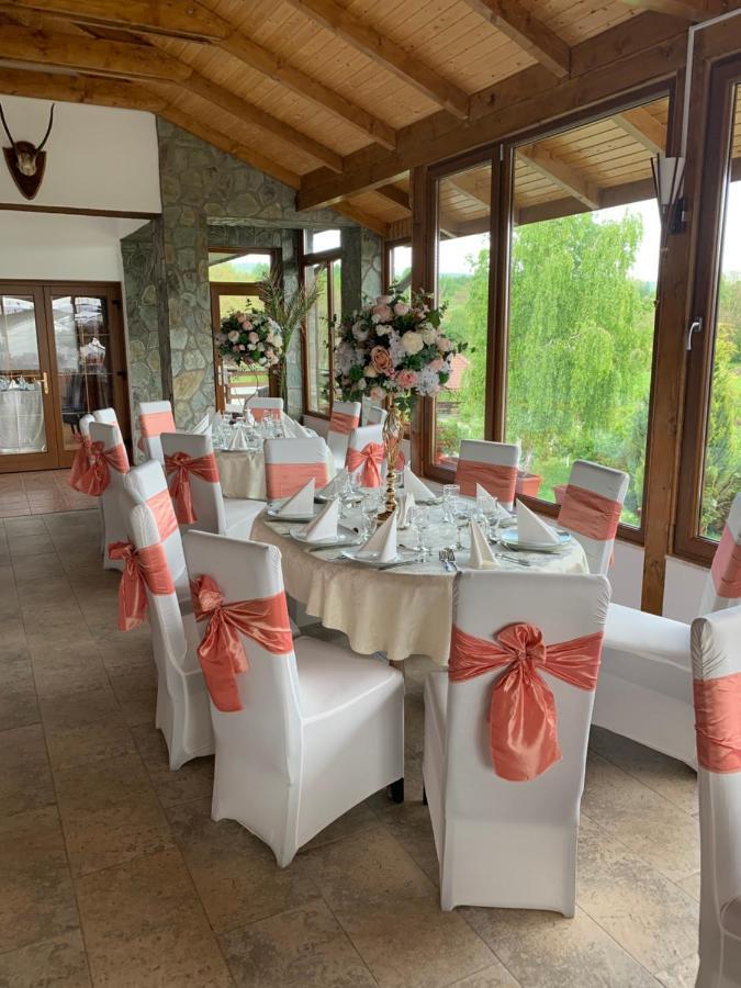 Alex & Maria Hotel Carpinisu Exterior photo